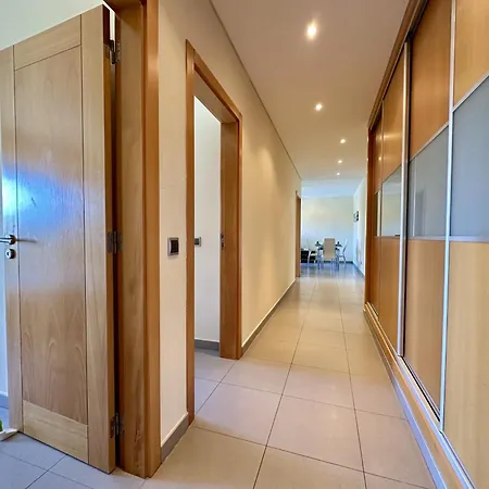 Stylish 3 With Pool By Homing Apartment *