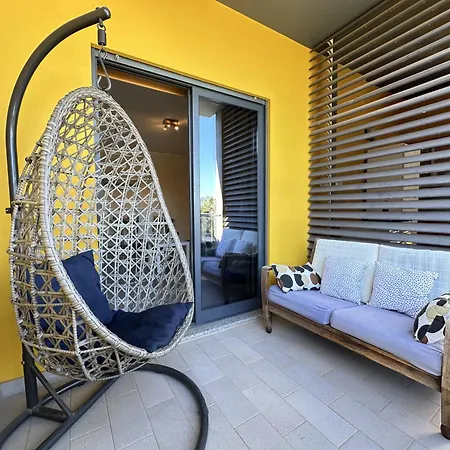 Stylish 3 With Pool By Homing