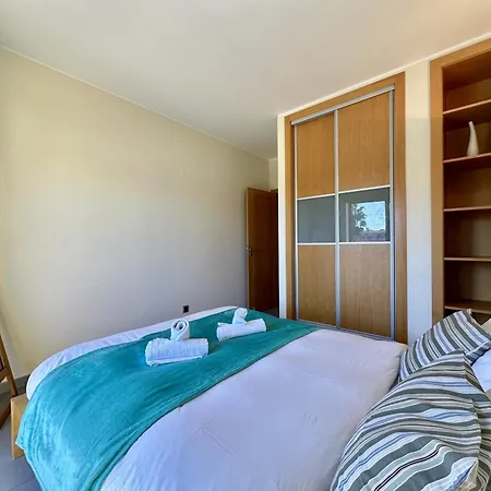Stylish 3 With Pool By Homing Apartment *