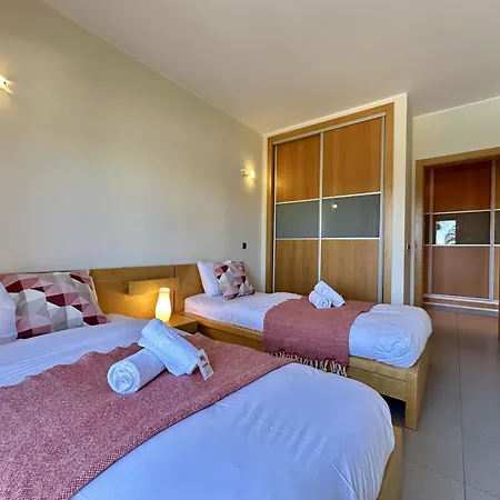 Stylish 3 With Pool By Homing Apartment
