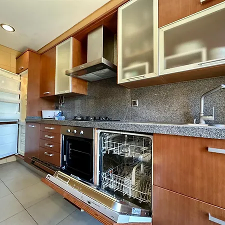 Stylish 3 With Pool By Homing Apartment