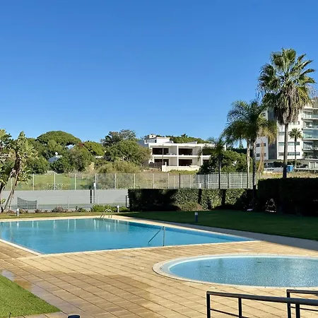 Stylish 3 With Pool By Homing Apartment *