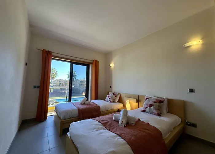 Apartment Stylish 3 With Pool By Homing *