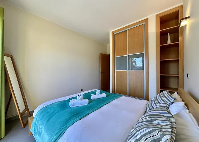 Stylish 3 With Pool By Homing Apartment *