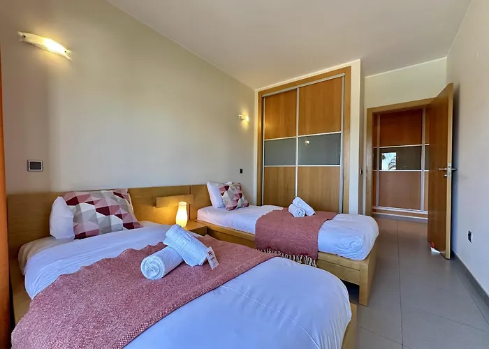 Stylish 3 With Pool By Homing Apartment
